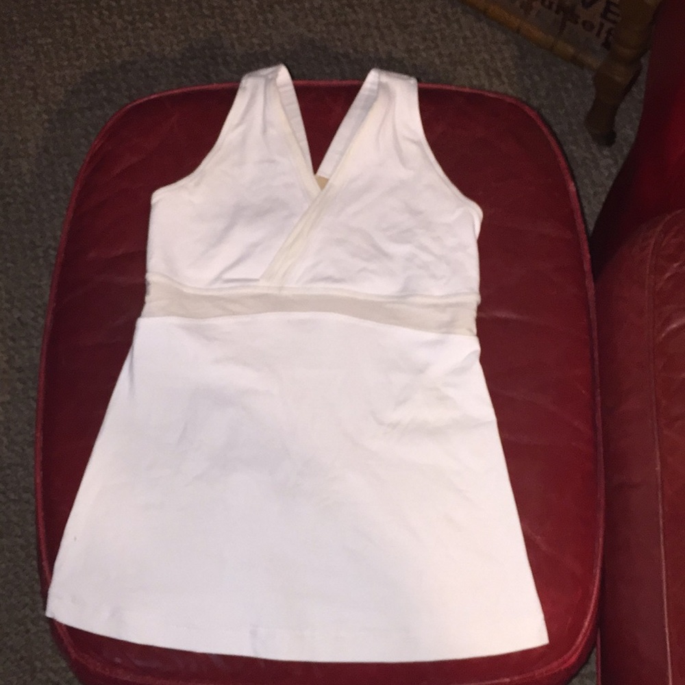 Lululemon exercise top size 4